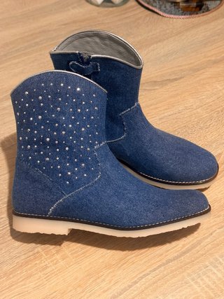 Botines Baby Pardo Tejano con Tachuelas