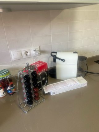 Cafetera Nespresso + Descalcificador+cafe+soporte