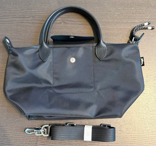 Bolso de mano mediano monocromo con correa