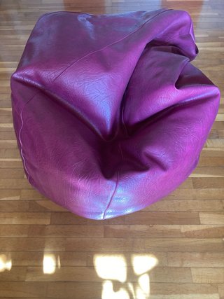 Puf cómodo rosa/morado piel sintética