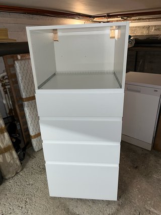 Armario IKEA con 4 cajones y hueco electro