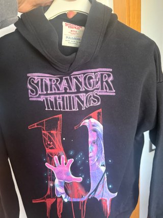 Sudadera Stranger Things Pull&Bear Talla XS