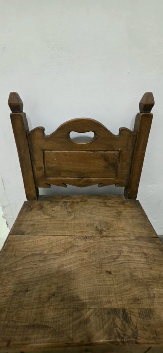 2 Sillas de madera rústica