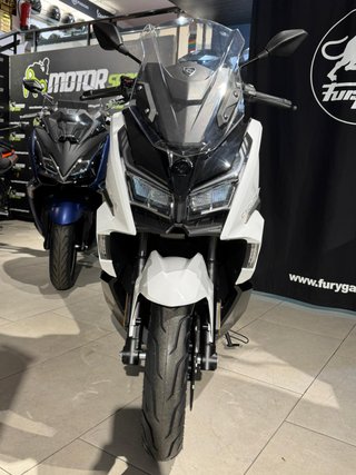 Cyclone RT1 Maxi Scooter