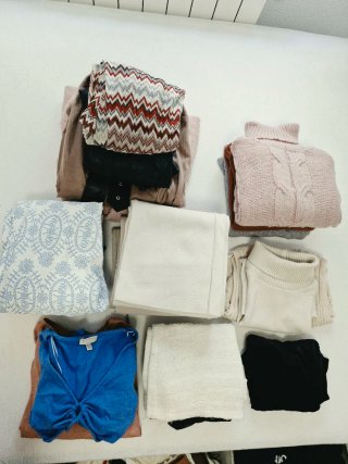Lote de 20 prendas de ropa. Nueva