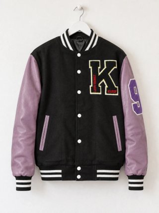 Chaqueta universitaria negra morada parche K L