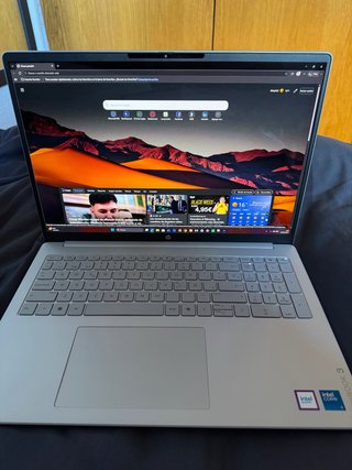 Portátil HP 15.6" OLED Intel Core 24GB RAM⁠ y 1TB