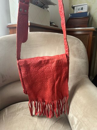 Bolso bandolera piel rojo flecos