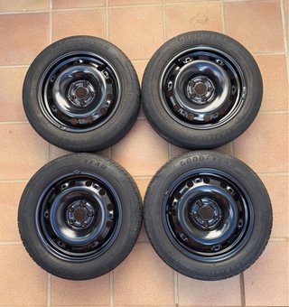 4 Llantas VAG 15 pulgadas 5x100 con neumáticos