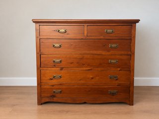 Cómoda de Madera Estilo Colonial