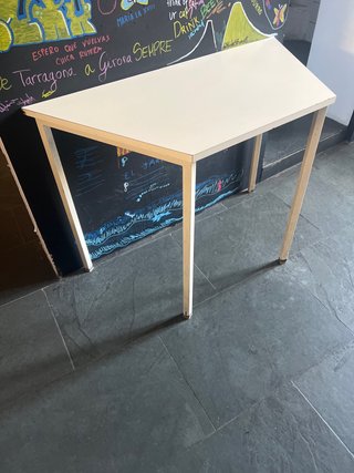 Mesa de cocina blanca