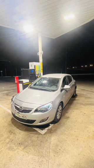 Opel Astra j 2011