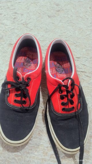 Zapatillas Vans Rojas y Negras