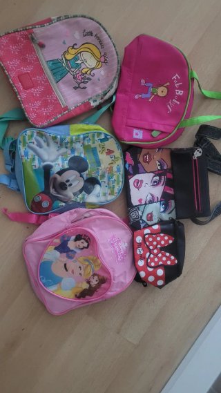 Lote de 6 Mochilas y Bolsos Infantiles.