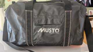 Bolsa de gimnasio MUSTO YACHTING negra