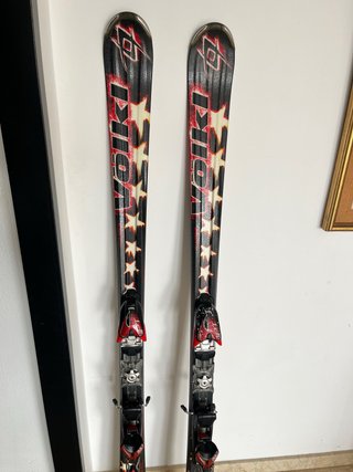 Esquís Völkl Supersport 161 cm + fijaciones Marker