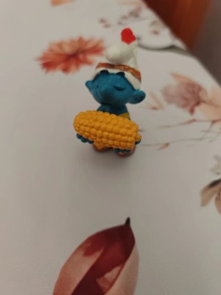 Figura Pitufo Indio con Mazorca