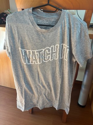 Camiseta Pull&Bear WATCH IT Gris
