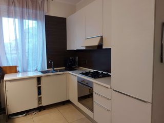 Cucina angolare moderna bianca