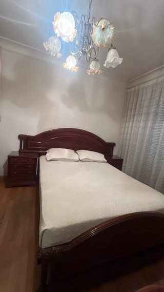 Dormitorio antiguo madera maciza