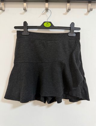 Falda pantalón gris Stradivarius – Talla S
