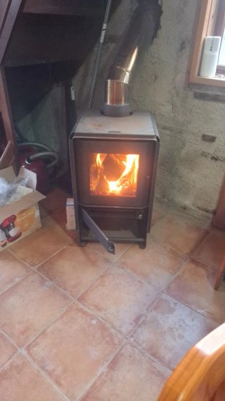 Estufa de leña metálica HERGOM BOSCA