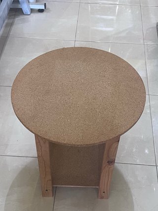 Taburete redondo madera y corcho