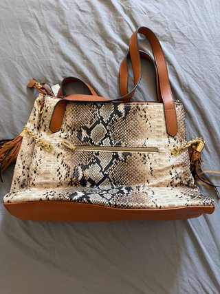 Bolso con estampado de serpiente