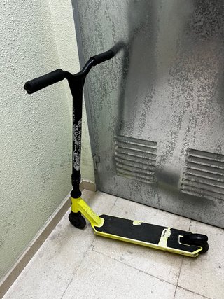 Patinete freestyle amarillo y negro