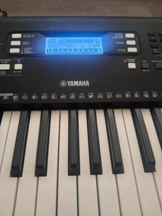 Teclado Yamaha PSR-E373