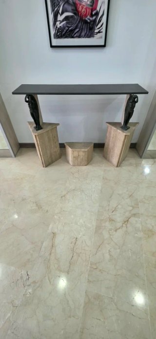 Consola con Estatuas Decorativas y mesa