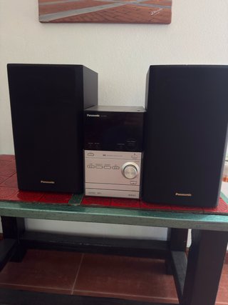 Minicadena Panasonic. Muy buen sonido. Excelentes