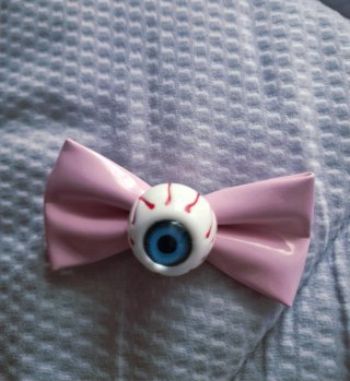Lazo rosa con ojo Halloween