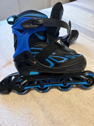Patines en línea infantiles azul y negro con luces
