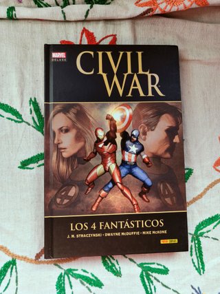 4 Fantásticos Civil War. Marvel Deluxe. Panini.