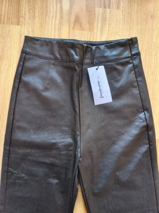 Leggins imitación piel Stradivarius Talla 34