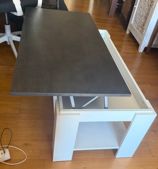 Mesa elevable comedor negra y blanca