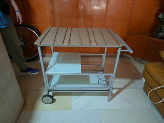 Mesa Auxiliar con Ruedas y Estantes