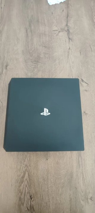 PlayStation 4 Pro Negra