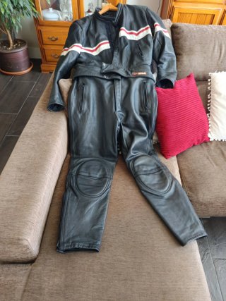 Mono de piel para moto Kiwi el pantalón es nuevo