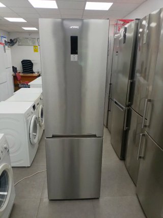 Nevera combi Smeg plateada 185/60cm clase E