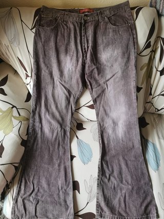 Pantalón tie dye de campana