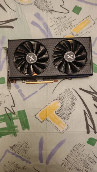 Tarjeta Gráfica XFX SPEEDSTER SWFT 210 AMD Radeon
