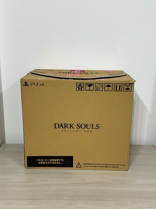 PS4 Dark Souls Trilogy Box