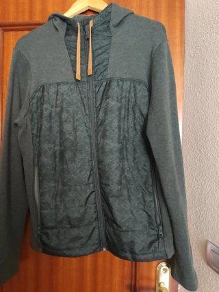 Chaqueta Acolchada Verde con Capucha