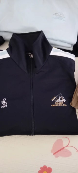 LOTE DE ROPA DAZN Colegio Ciudad del Sol