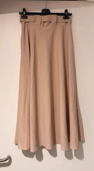 Falda larga vintage beige con cinturón