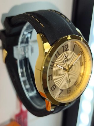 Reloj Serpil Dorado y Negro