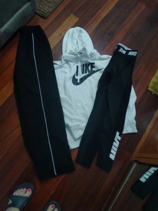 Conjunto Nike Sudadera y Mallas Deportivas