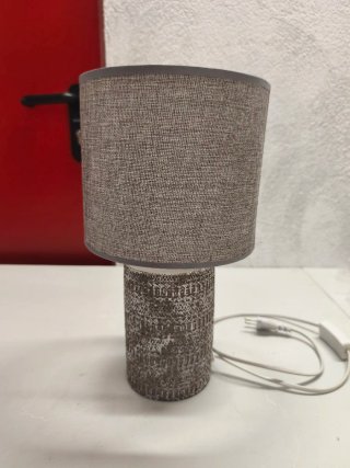 Lamparita de mesa cerámica y tela